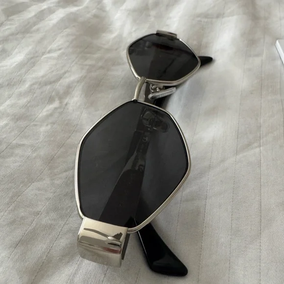 CELINE Triomphe hexagon-frame silver-tone sunglasses - Picture 10 of 15